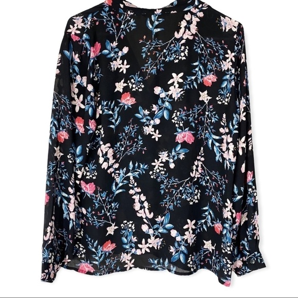 Violet + Claire Black Floral Blouse - Picture 5 of 5
